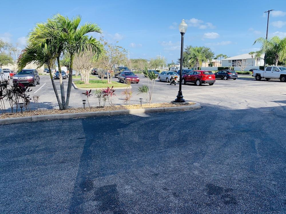Quality Inn Palm Bay - Melbourne I-95 Bagian luar foto